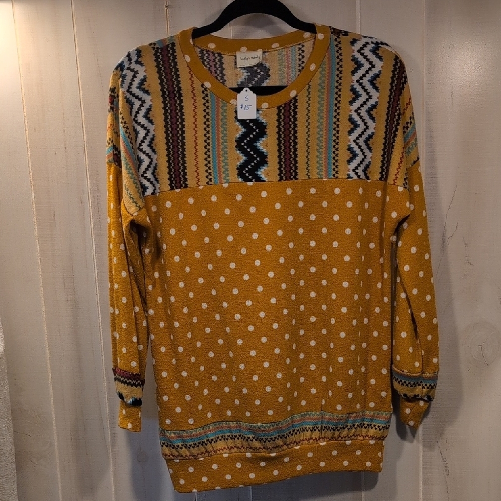 Women's Yellow Patterned Sweater by Lovely Melody
